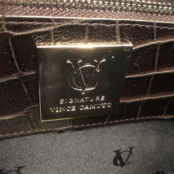 NEW Original Vince Camuto Signature Oversize Cluth - Picture 7 of 13